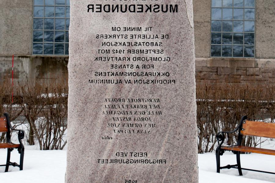 Monument commemorating Operation Musketoon